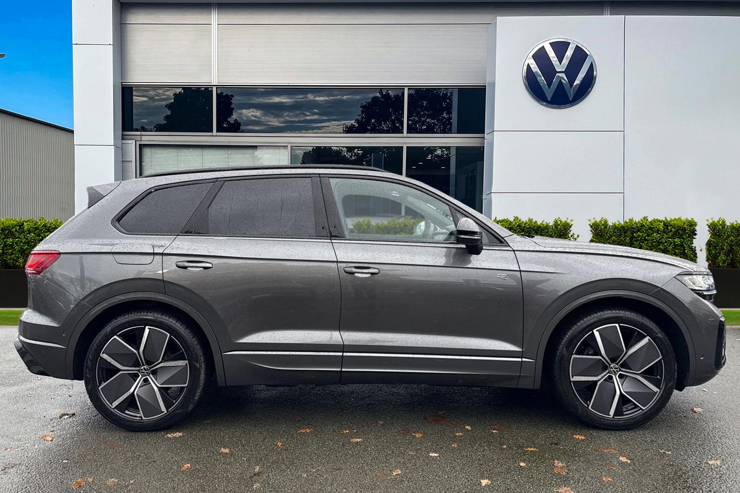 Used Volkswagen Touareg 2025 for sale - 76836329: Photo 3