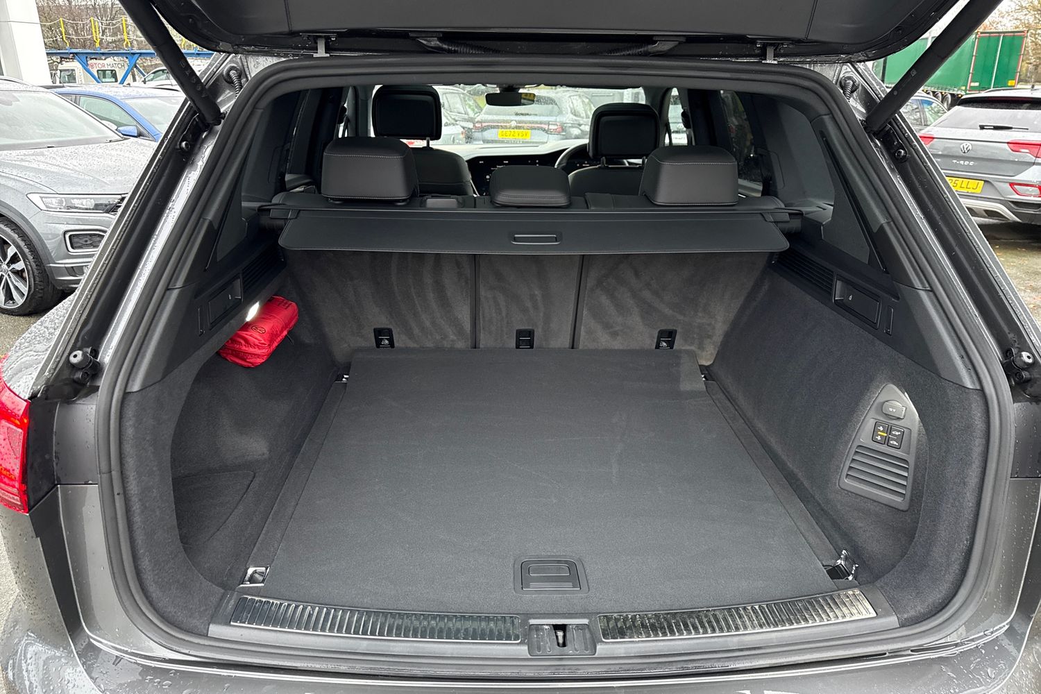 Used Volkswagen Touareg 2025 for sale - 76836329: Photo 7