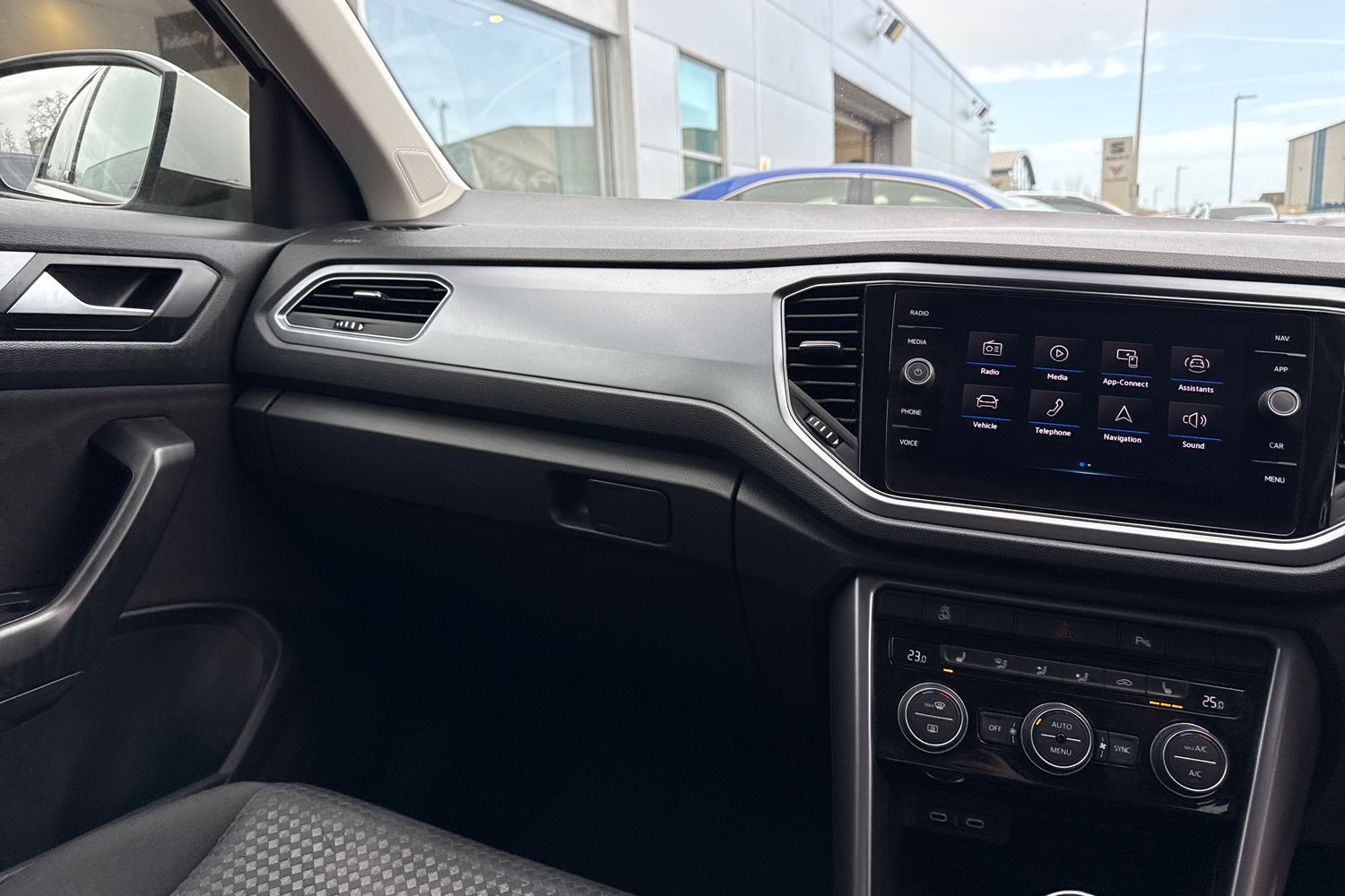 Used Volkswagen T-Roc 2022 for sale - 77649372: Photo 20