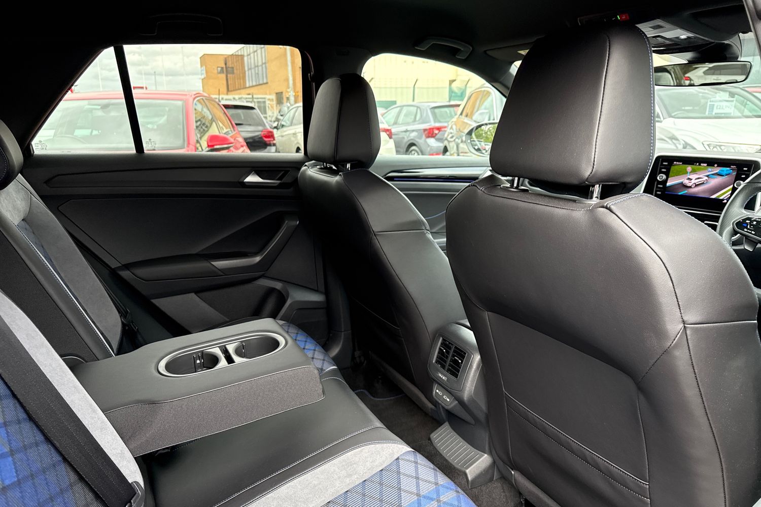 Used Volkswagen T-Roc 2024 for sale - 76090253: Photo 42