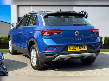 Used Volkswagen T-Roc 2023 for sale - 75593828: Photo
