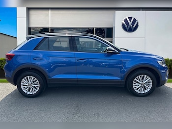 Used Volkswagen T-Roc 2023 for sale - 75593828: Photo