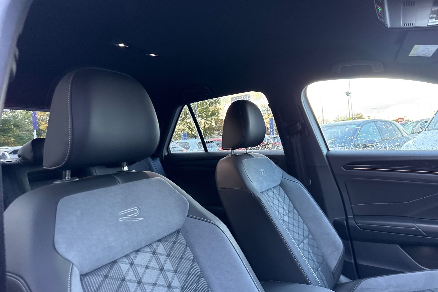 Used Volkswagen T-Roc 2024 for sale - 76374723: Photo 24