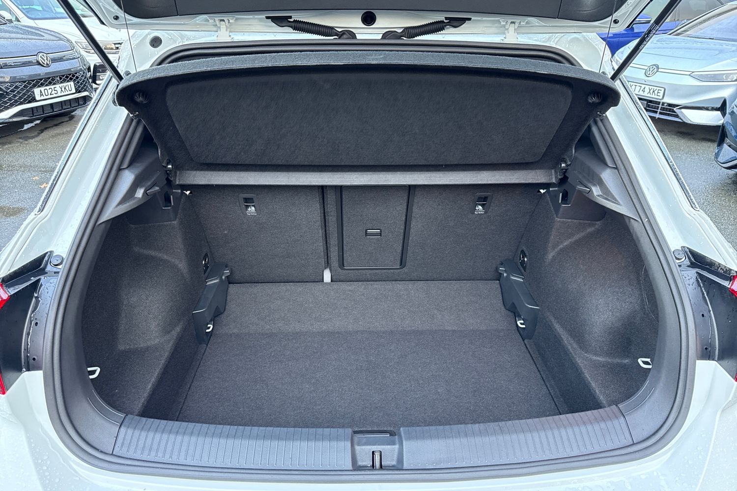 Used Volkswagen T-Roc 2024 for sale - 76374723: Photo 7