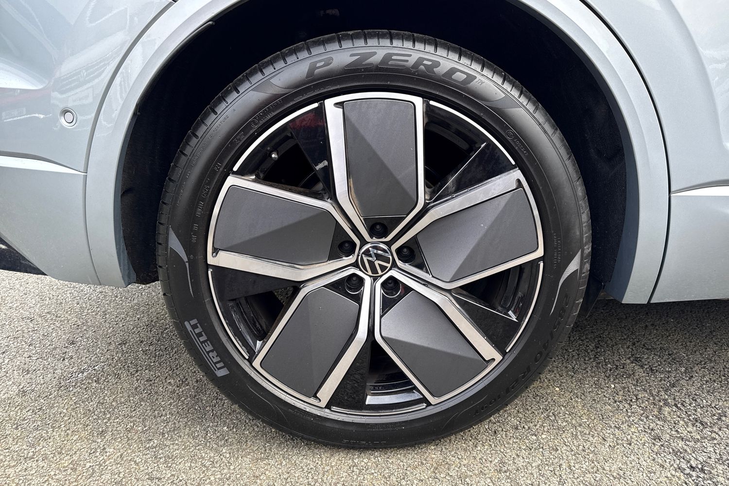 Used Volkswagen Touareg 2025 for sale - 77615849: Photo 11