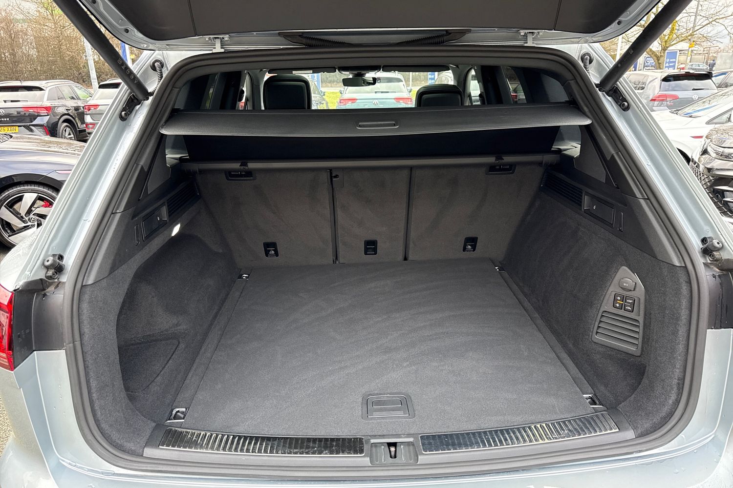 Used Volkswagen Touareg 2025 for sale - 77615849: Photo 7