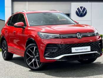 2025 - 2.0TDI (150ps) R-Line DSG | Comfort Pack | Towbar | Pan roof 5-Door