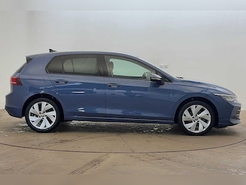 Used Volkswagen Golf 2024 for sale - 76469281: Photo