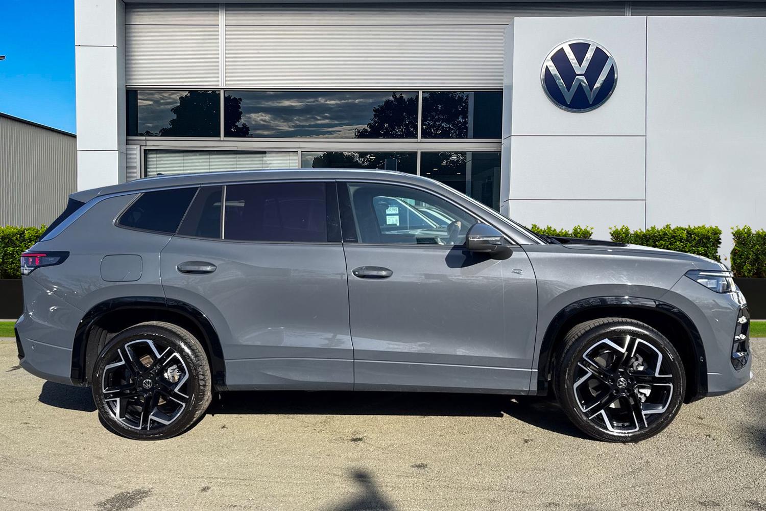 Used Volkswagen Touran 2025 for sale - 77742181: Photo 3