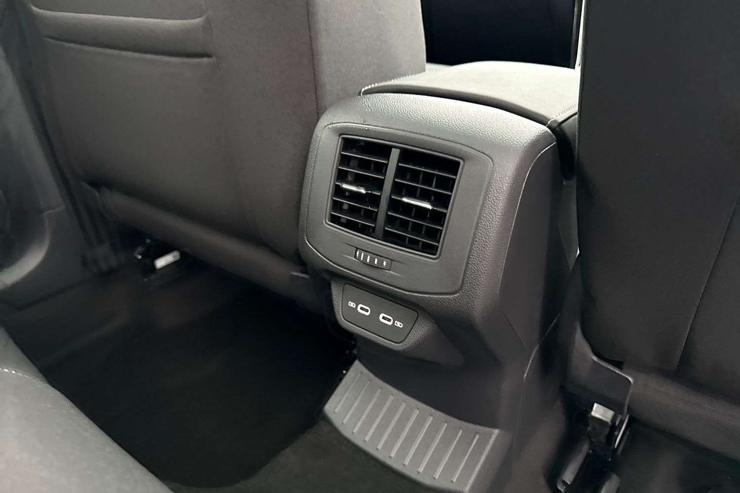 Used Volkswagen T-Roc 2025 for sale - 76896144: Photo 30