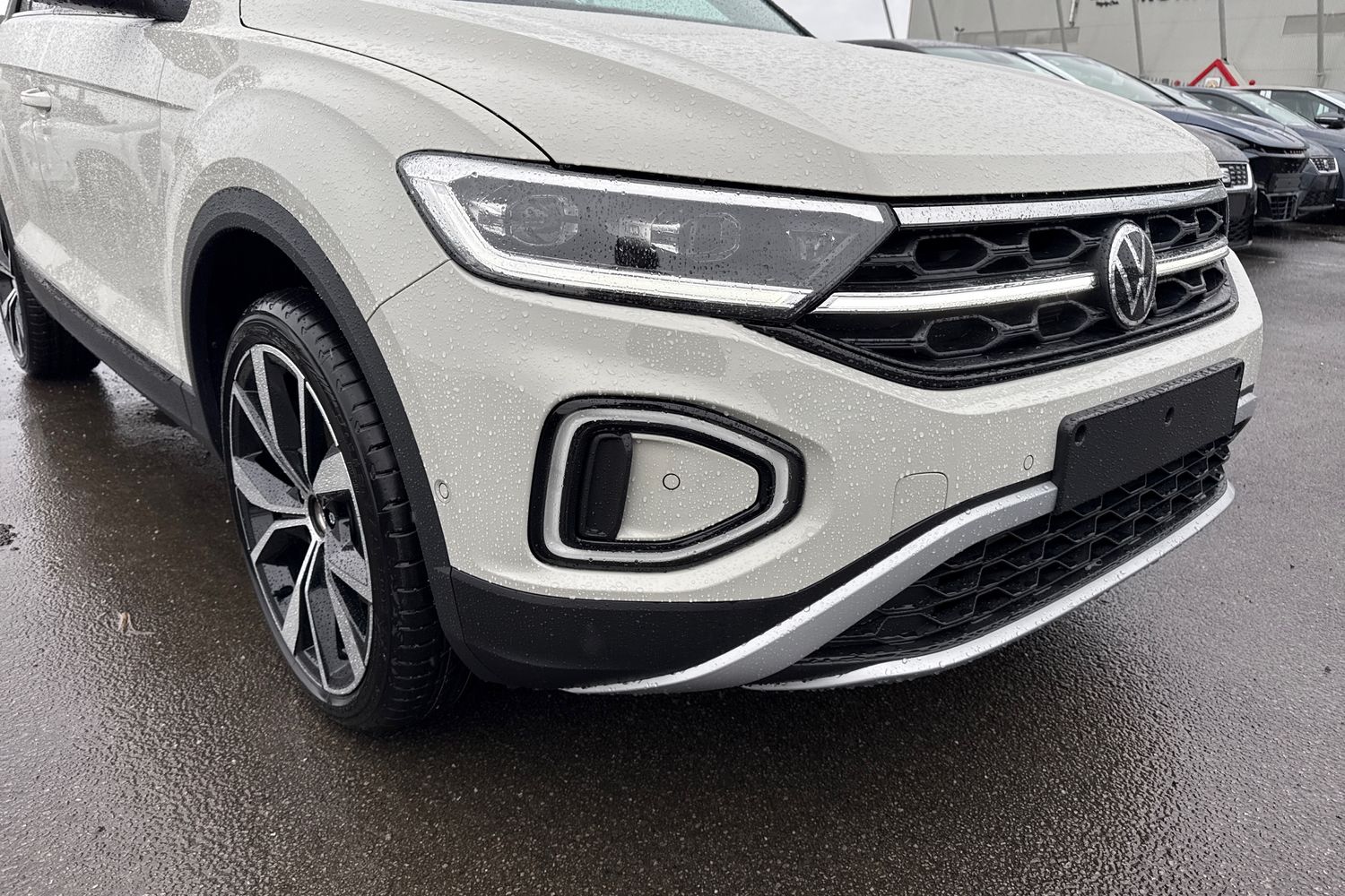 Used Volkswagen T-Roc 2025 for sale - 76896144: Photo 8