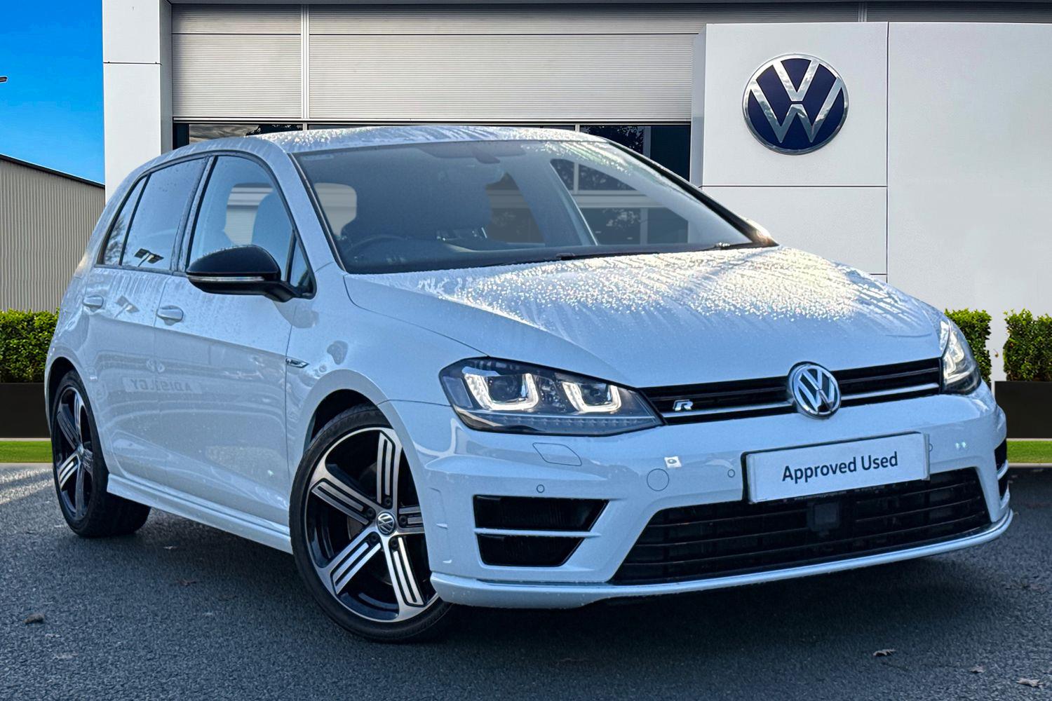 Used Volkswagen Golf 2017 for sale - 77135289: Photo 1
