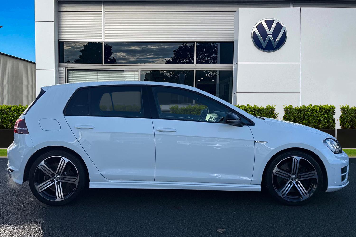 Used Volkswagen Golf 2017 for sale - 77135289: Photo 3