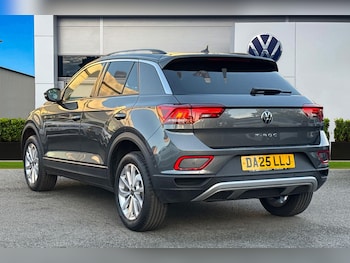 Used Volkswagen T-Roc 2025 for sale - 76411758: Photo
