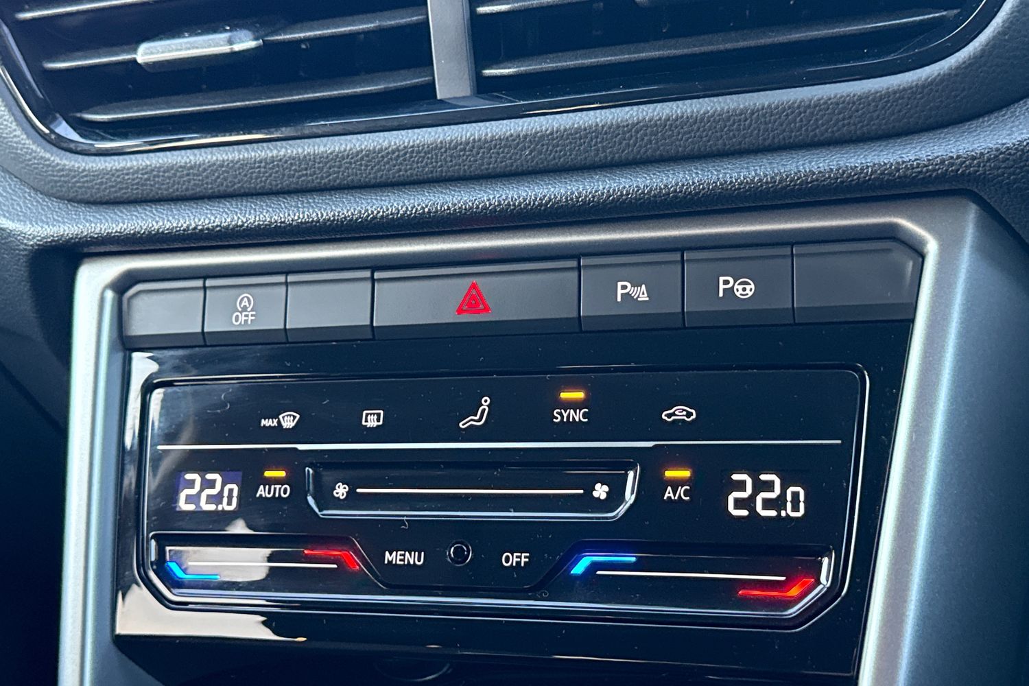 Used Volkswagen T-Roc 2025 for sale - 76411758: Photo 32