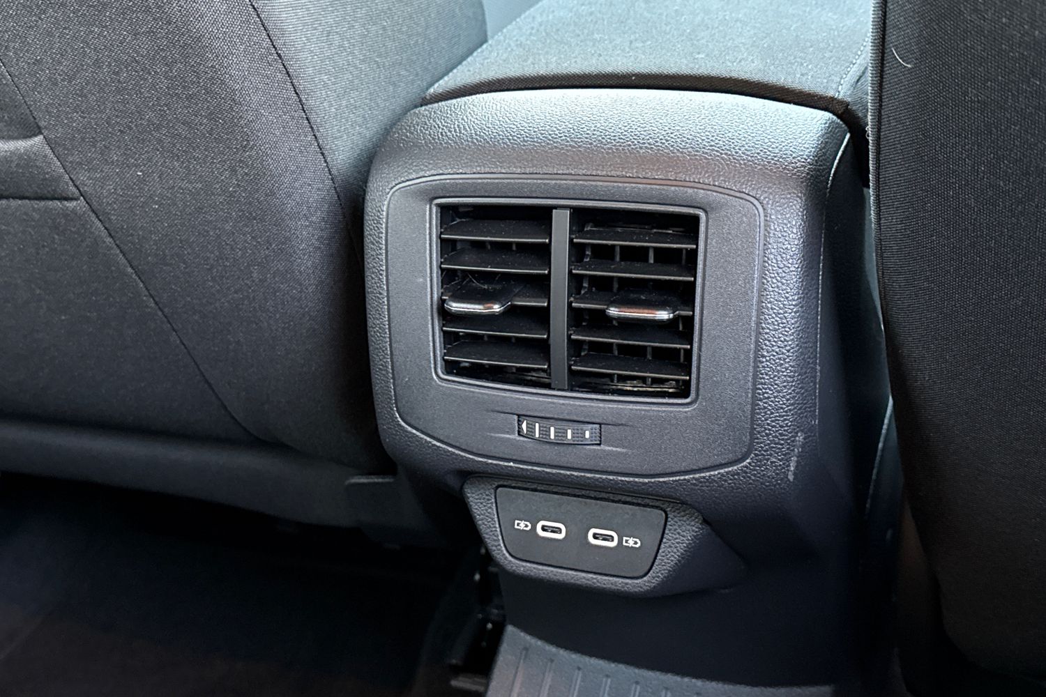 Used Volkswagen T-Roc 2025 for sale - 76411758: Photo 35