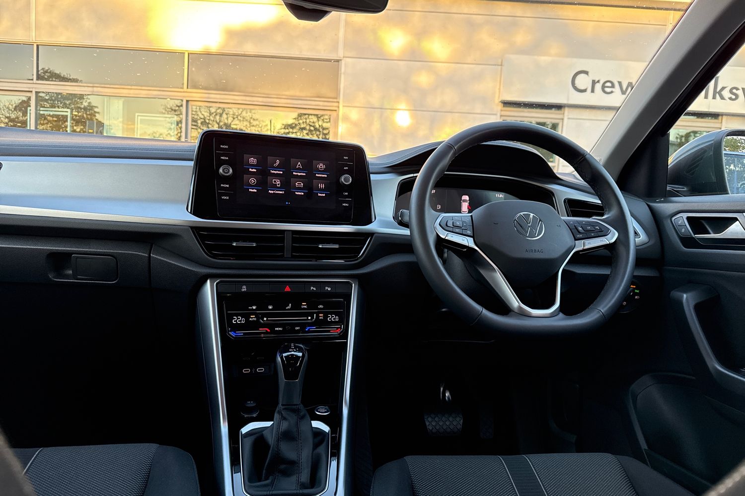 Used Volkswagen T-Roc 2025 for sale - 76411758: Photo 37