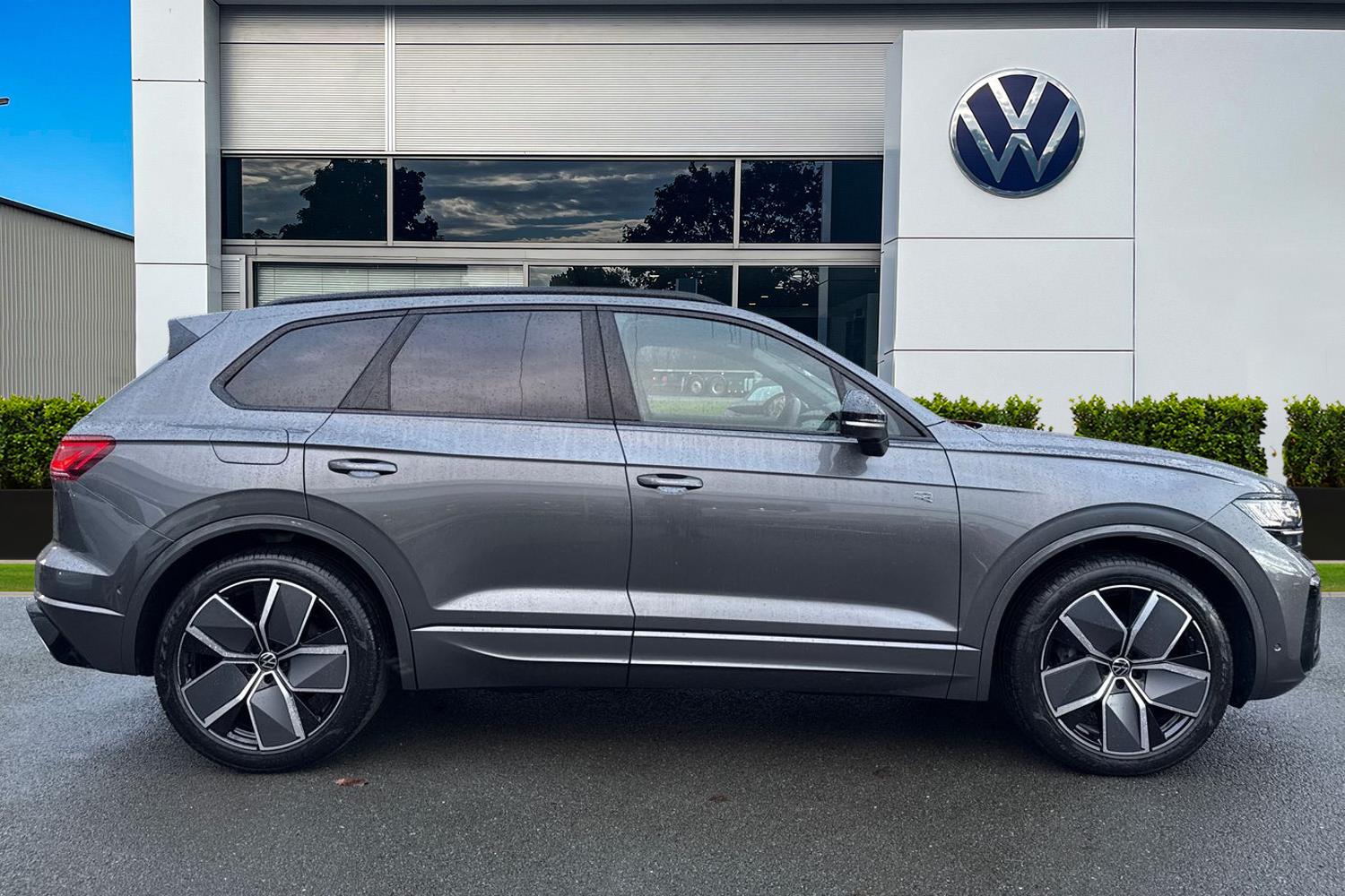 Used Volkswagen Touareg 2025 for sale - 77179222: Photo 3