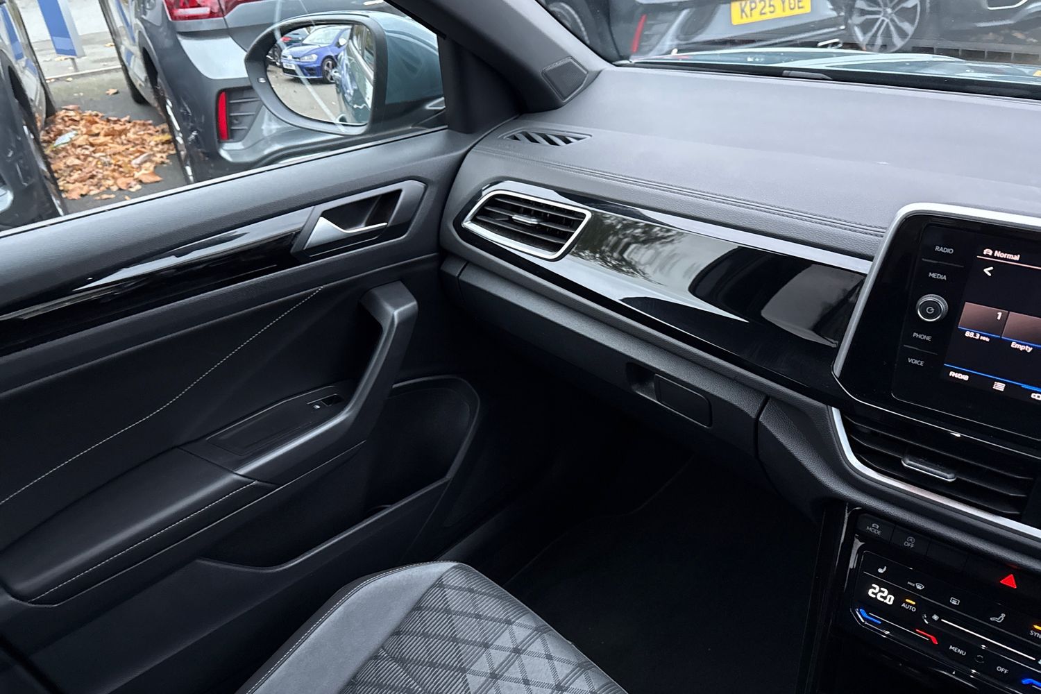 Used Volkswagen T-Roc 2025 for sale - 76469323: Photo 20