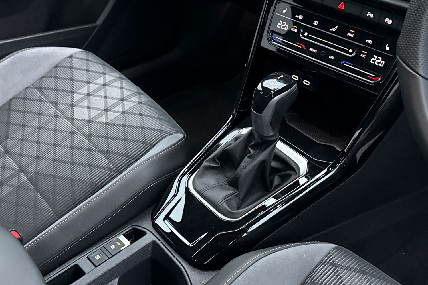 Used Volkswagen T-Roc 2025 for sale - 76469323: Photo 23