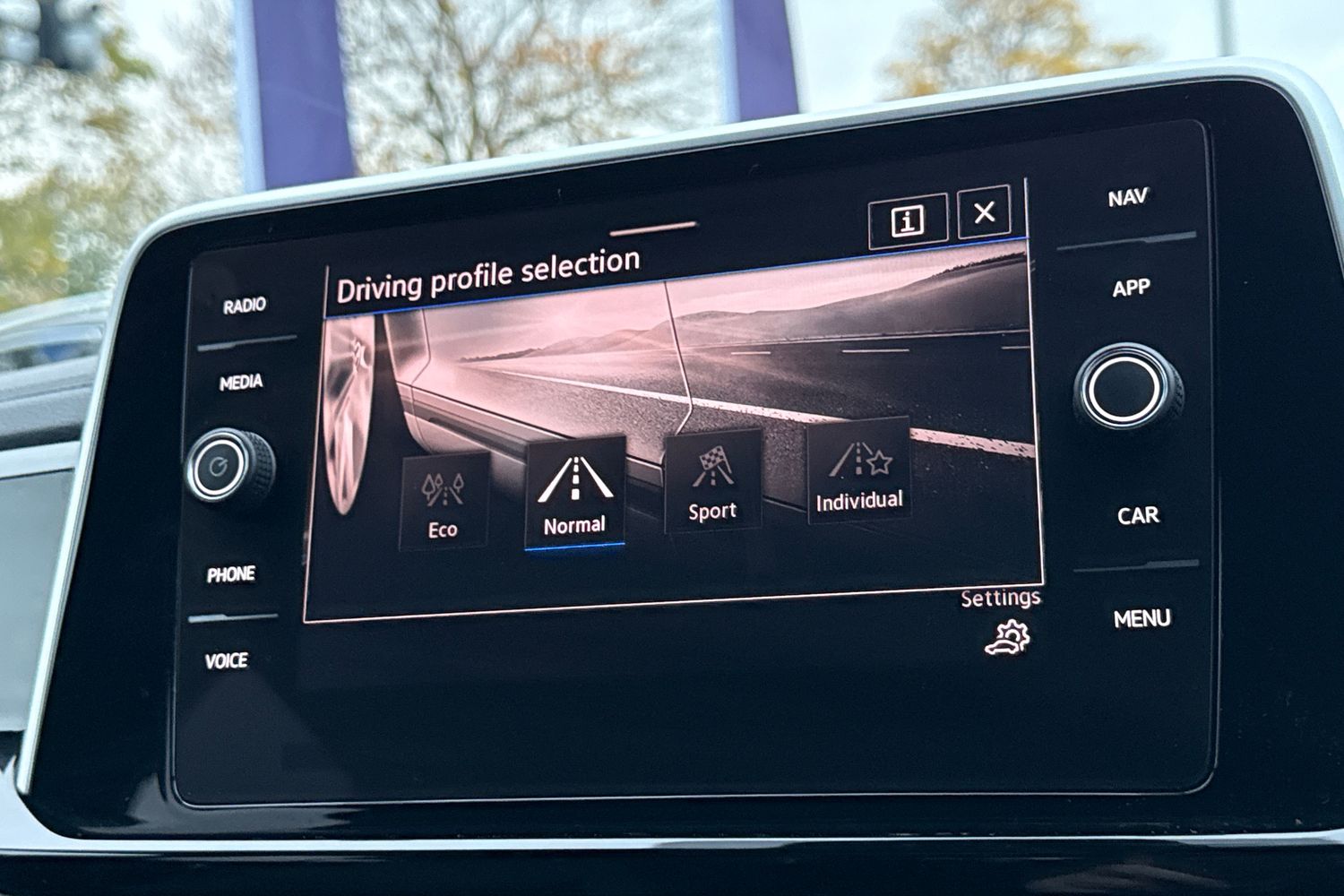 Used Volkswagen T-Roc 2025 for sale - 76469323: Photo 33