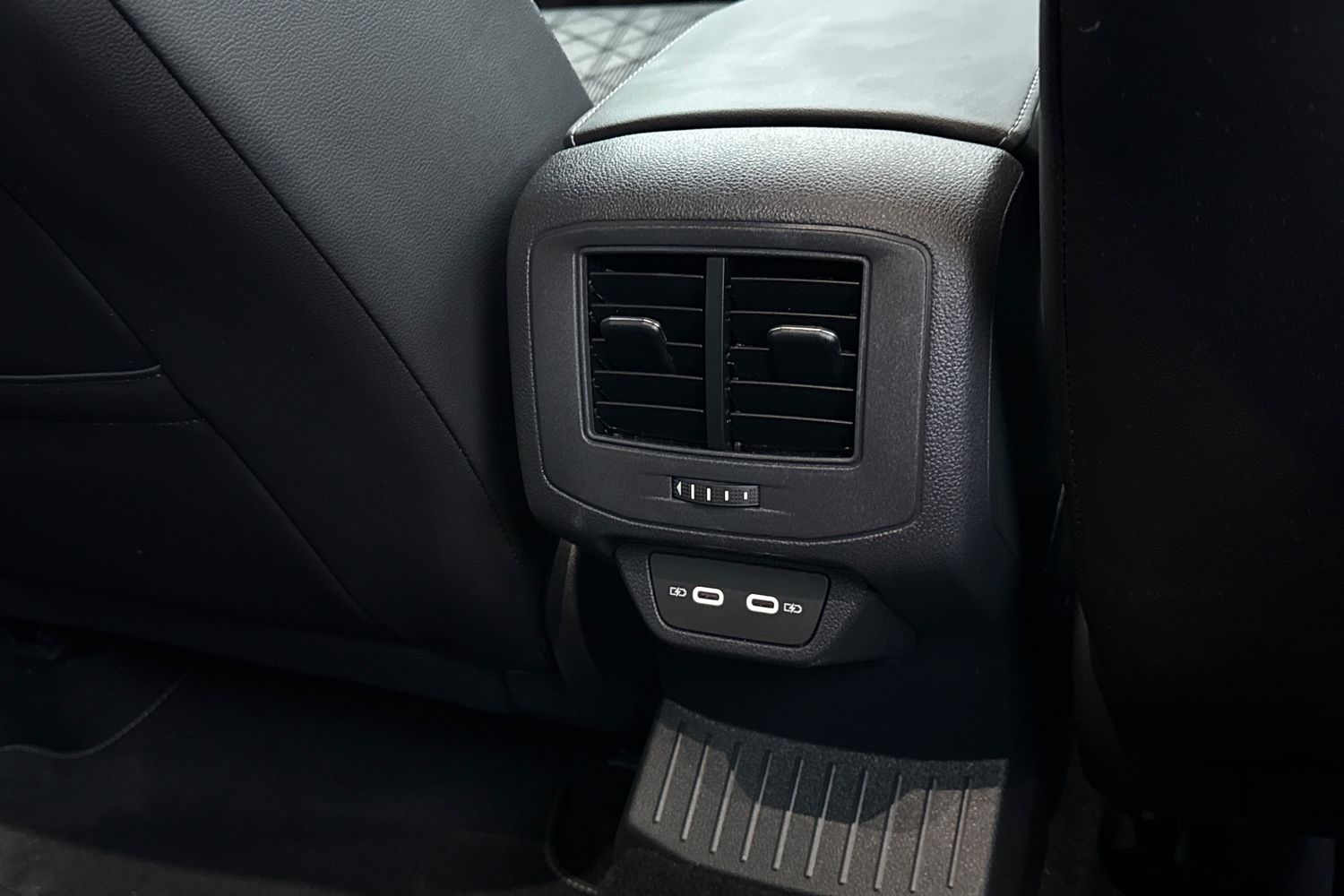 Used Volkswagen T-Roc 2025 for sale - 76469323: Photo 38