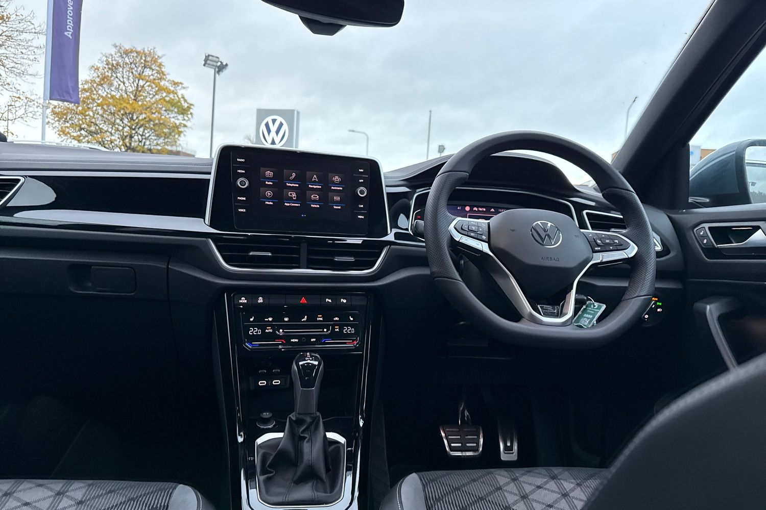 Used Volkswagen T-Roc 2025 for sale - 76469323: Photo 40