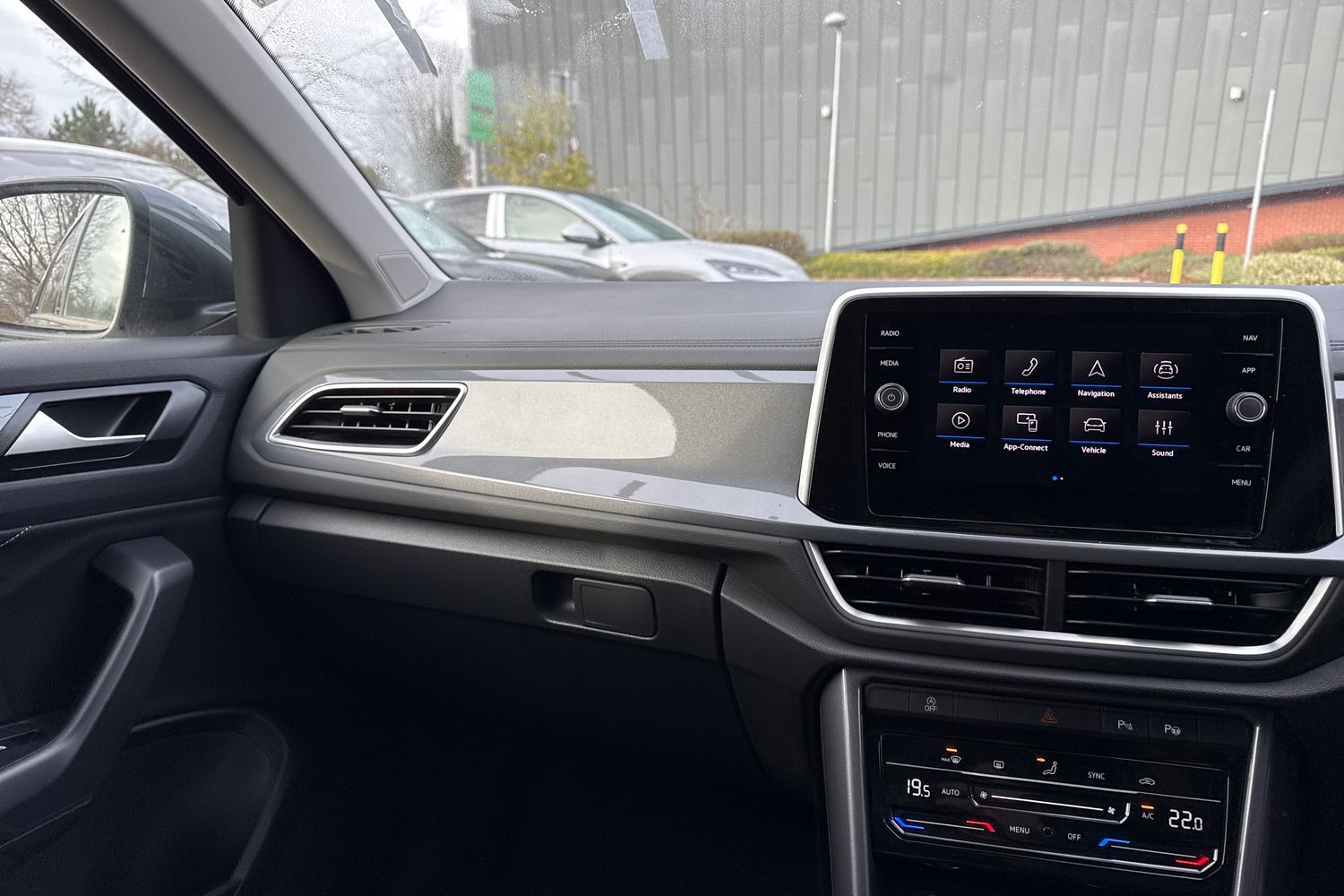 Used Volkswagen T-Roc 2025 for sale - 76805250: Photo 19