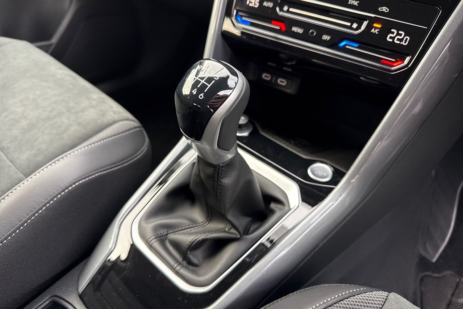 Used Volkswagen T-Roc 2025 for sale - 76805250: Photo 22