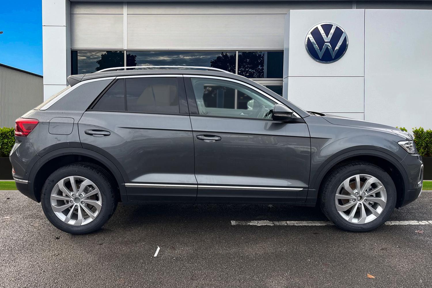 Used Volkswagen T-Roc 2025 for sale - 76805250: Photo 3