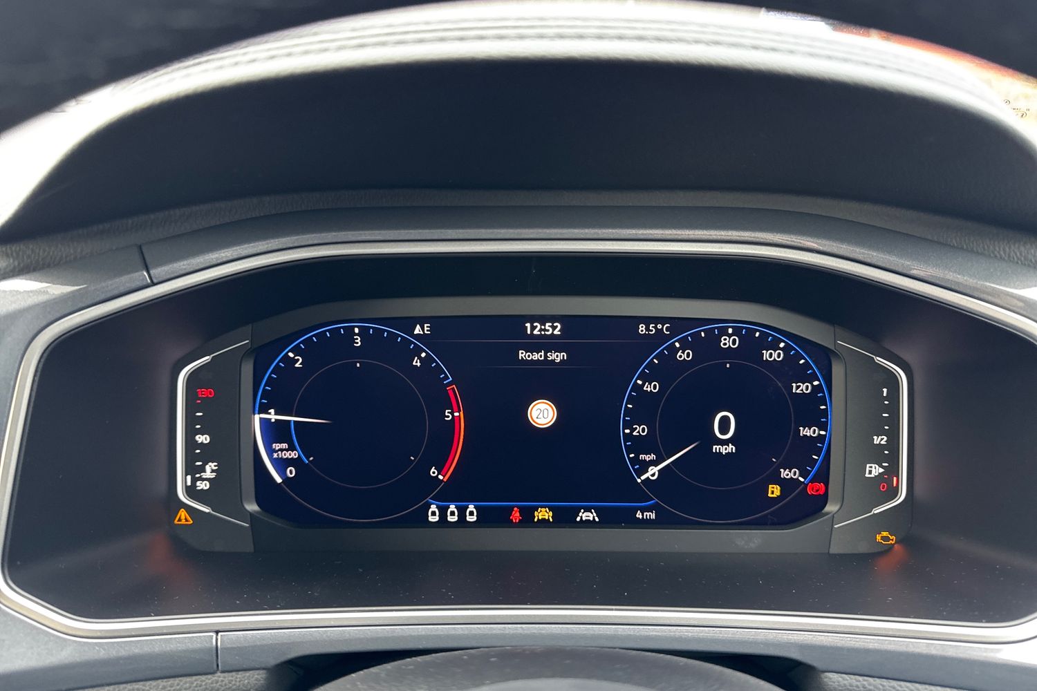 Used Volkswagen T-Roc 2025 for sale - 76805250: Photo 31