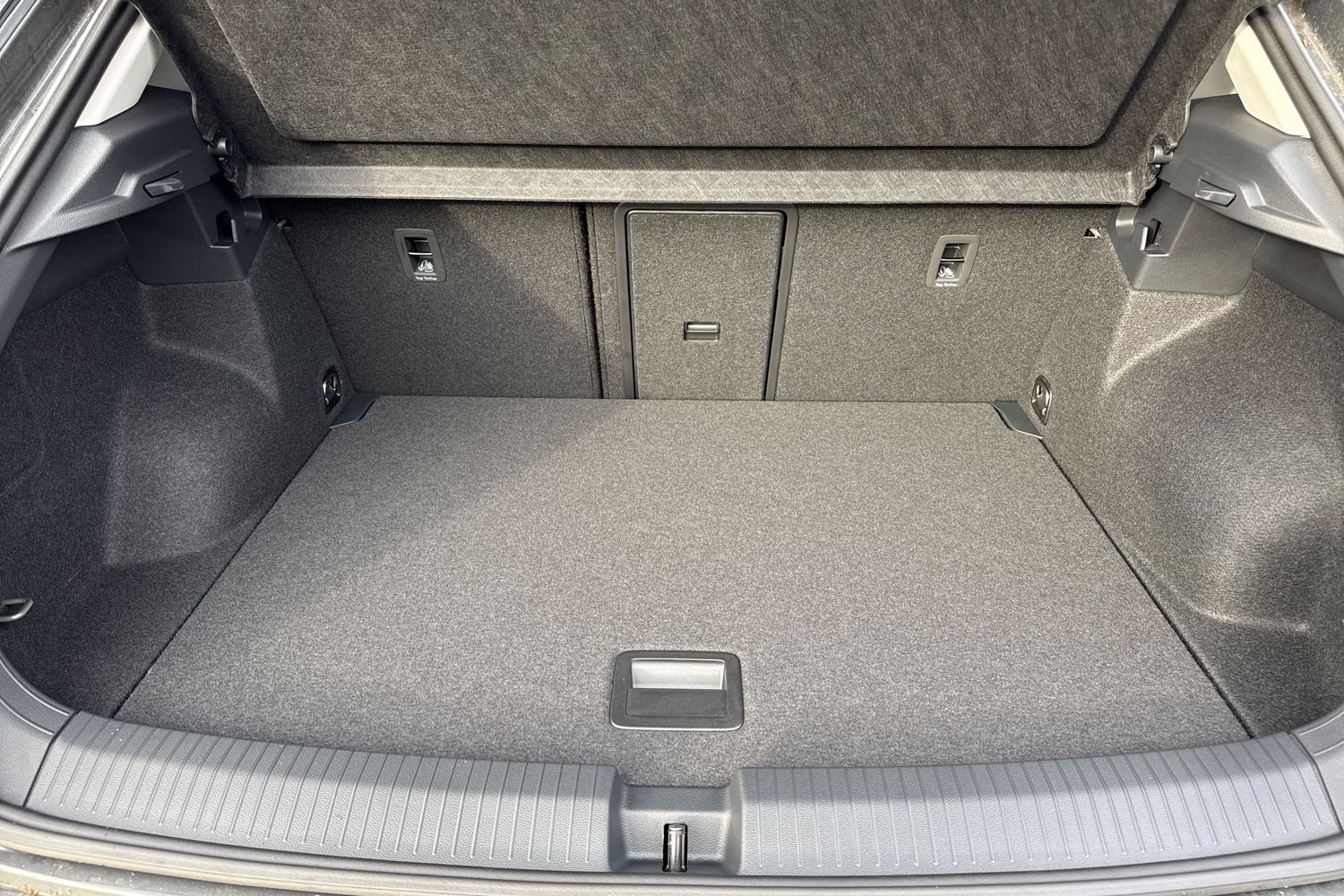 Used Volkswagen T-Roc 2025 for sale - 76805250: Photo 6