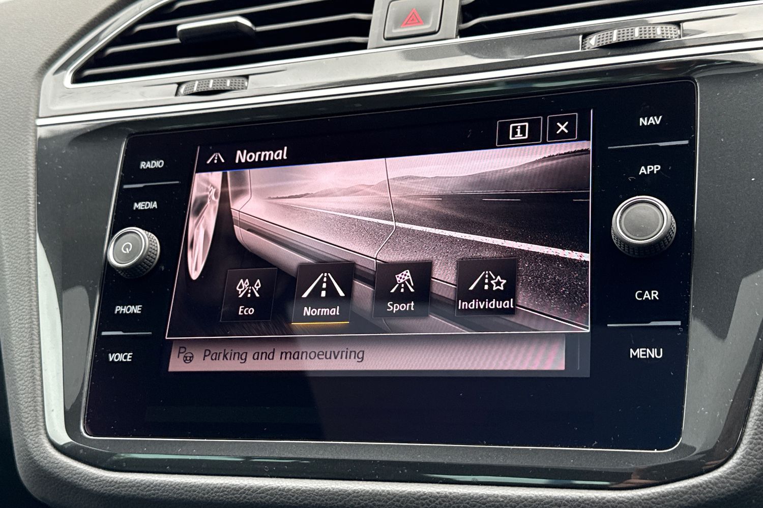 Used Volkswagen Tiguan 2020 for sale - 76207127: Photo 32