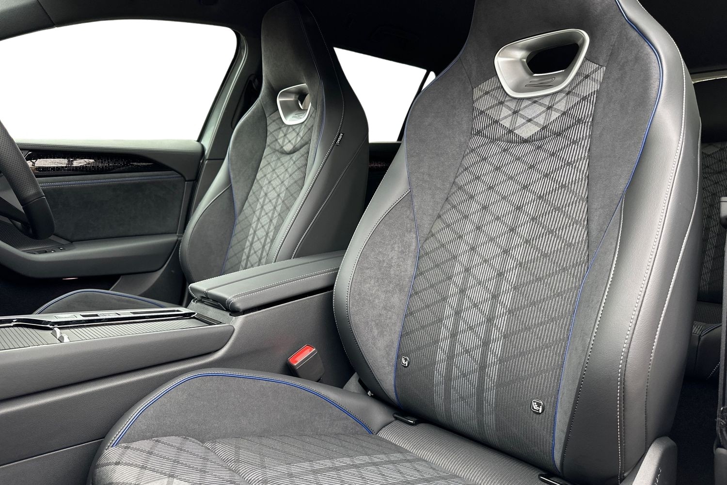 Used Volkswagen Passat 2025 for sale - 76421399: Photo 15