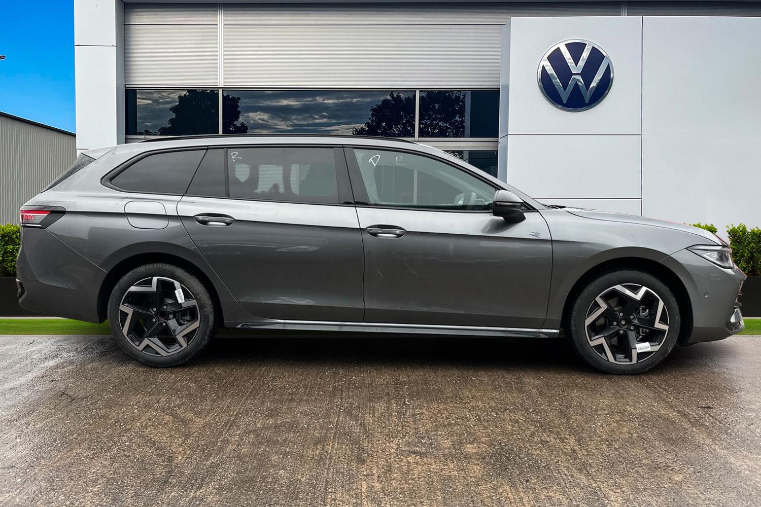 Used Volkswagen Passat 2025 for sale - 76421399: Photo 3