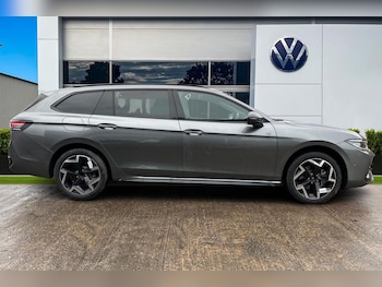 Used Volkswagen Passat 2025 for sale - 76421399: Photo