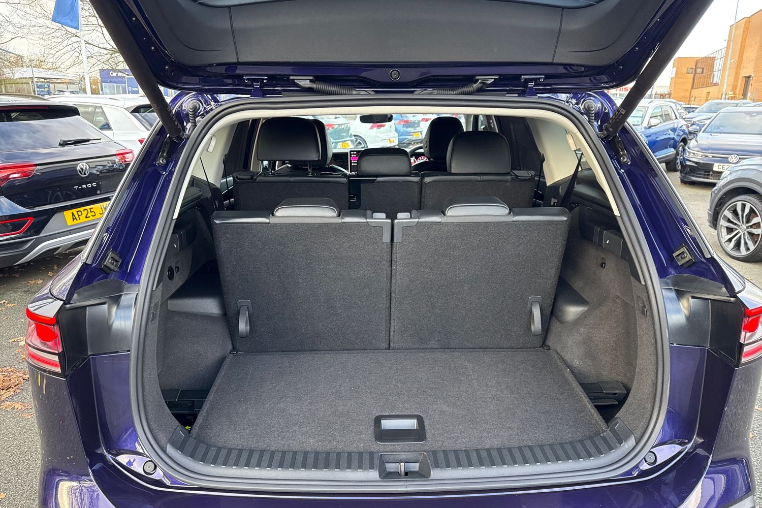 Used Volkswagen Touran 2025 for sale - 76902580: Photo 6