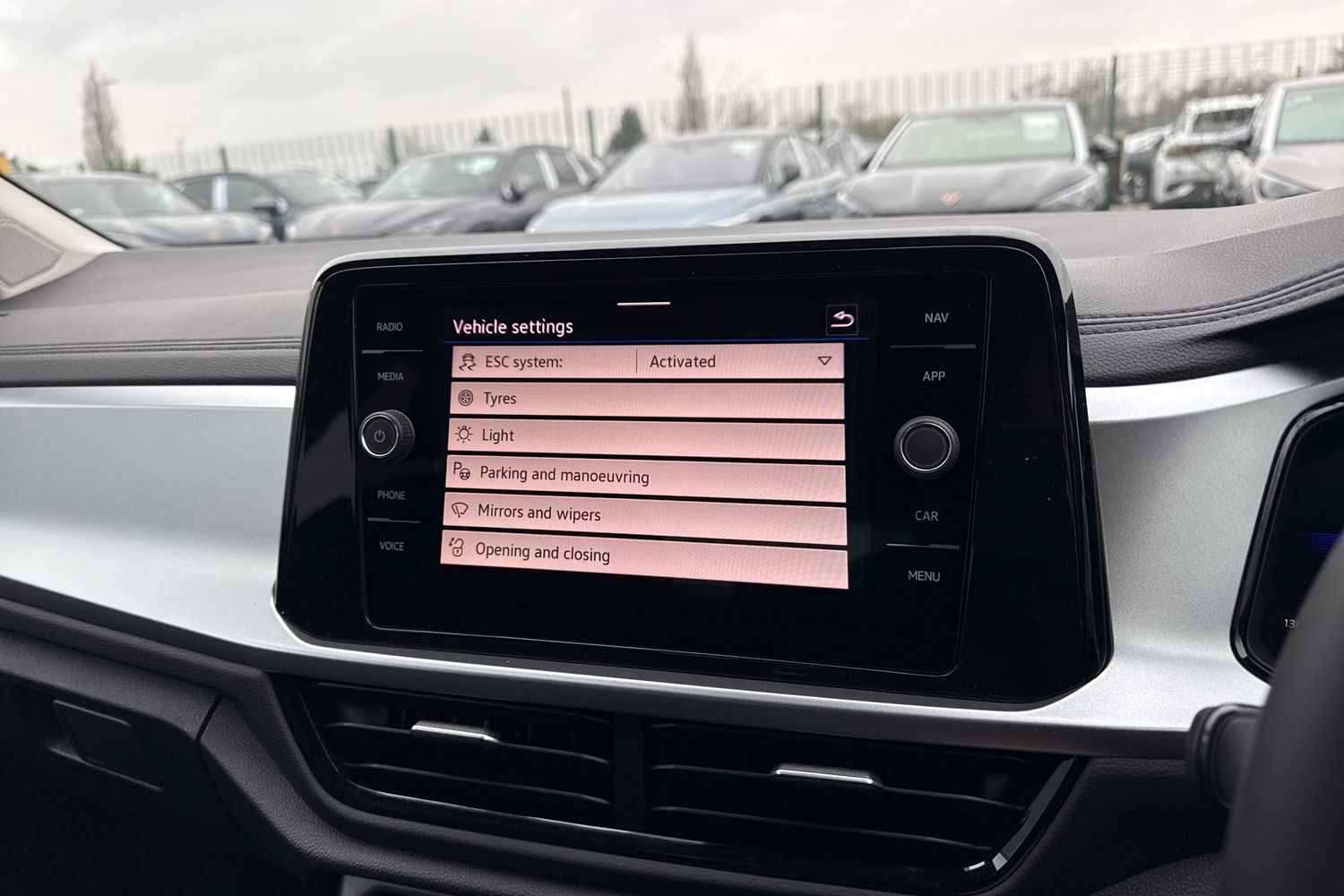 Used Volkswagen T-Roc 2026 for sale - 77649274: Photo 42