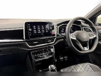 Used Volkswagen T-Roc 2025 for sale - 78422232: Photo