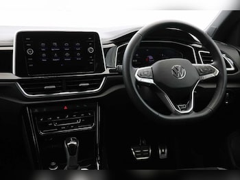 Used Volkswagen T-Roc 2024 for sale - 77500828: Photo