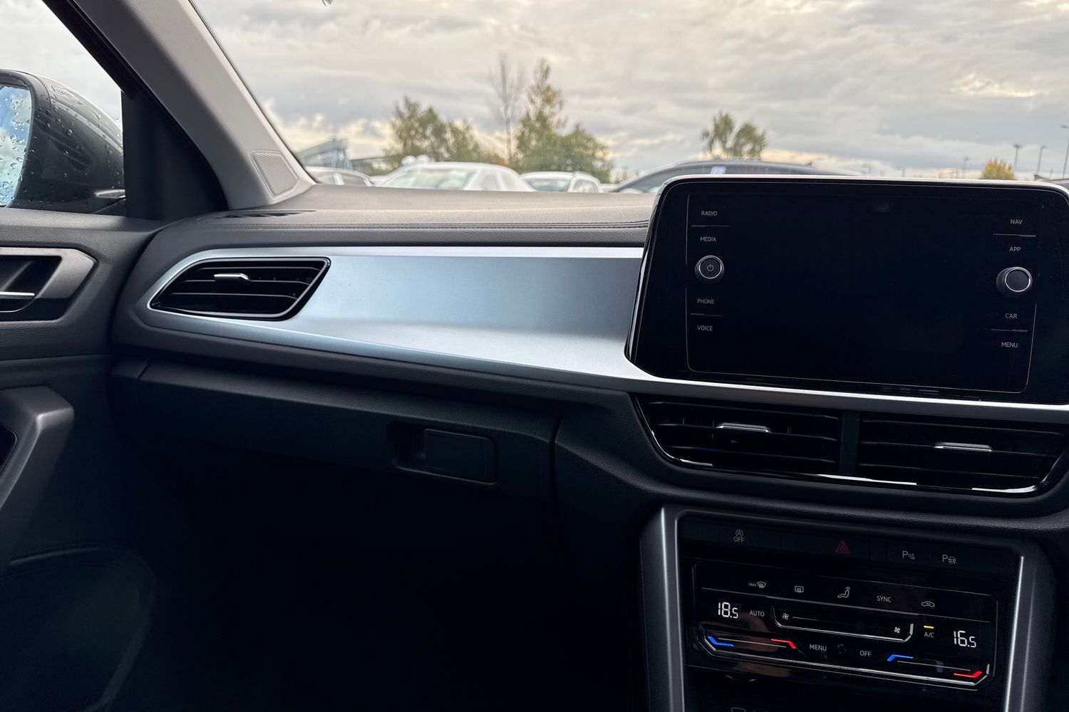 Used Volkswagen T-Roc 2025 for sale - 76374774: Photo 19