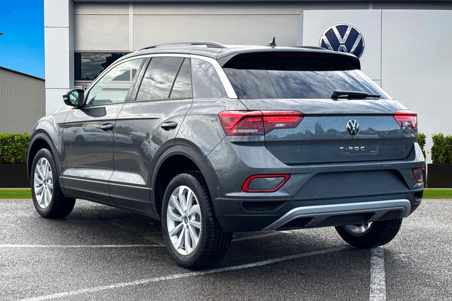 Used Volkswagen T-Roc 2025 for sale - 76374774: Photo 2