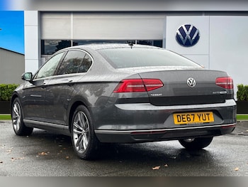 Used Volkswagen Passat 2017 for sale - 76774666: Photo