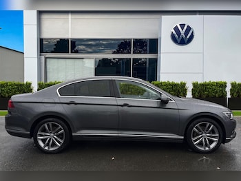Used Volkswagen Passat 2017 for sale - 76774666: Photo