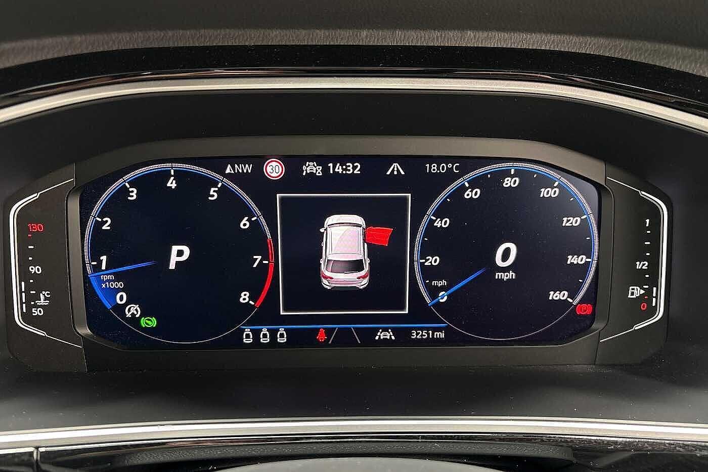 Used Volkswagen T-Roc 2025 for sale - 76469320: Photo 11