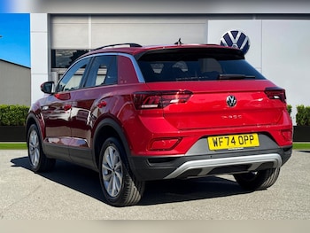Used Volkswagen T-Roc 2024 for sale - 75761374: Photo