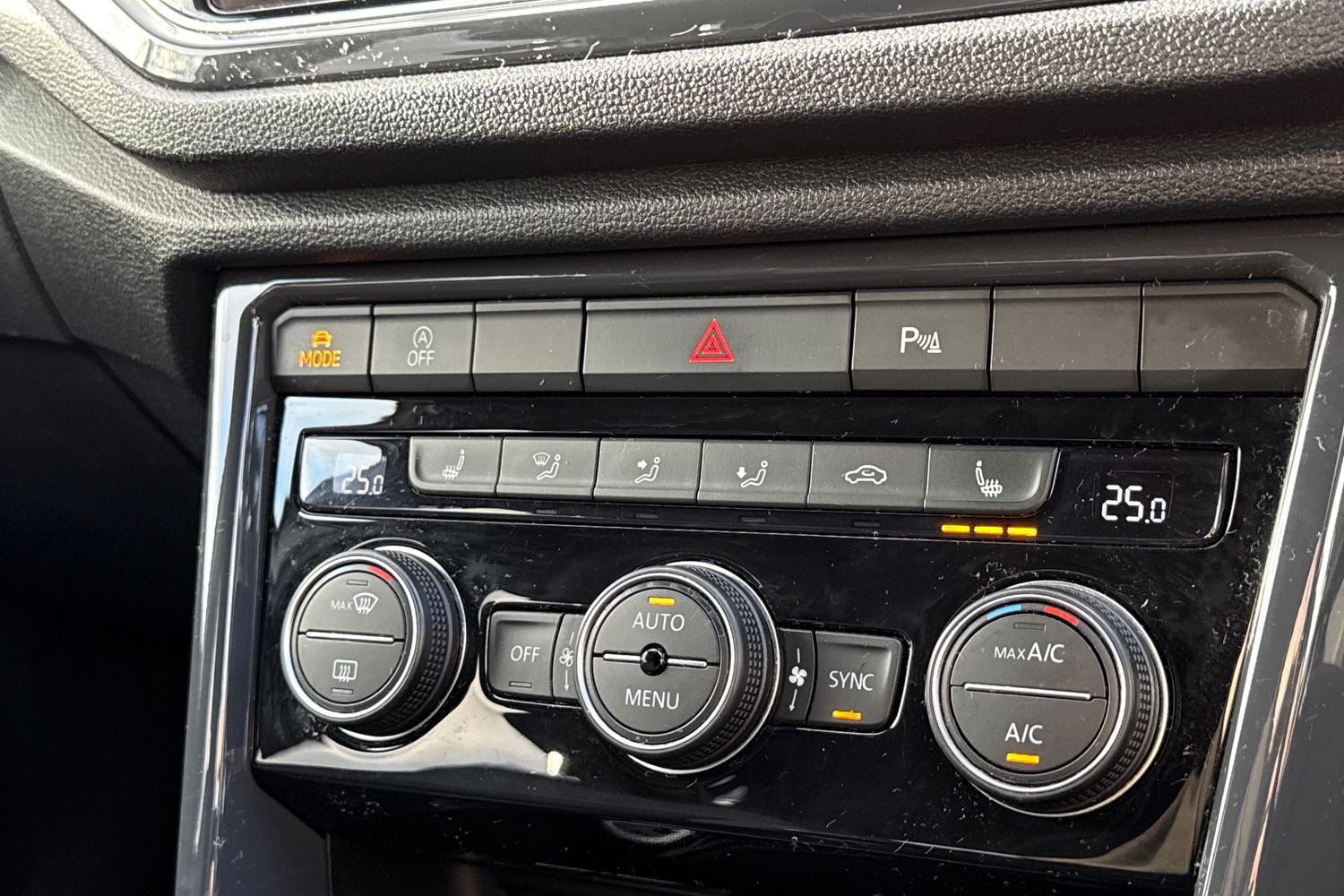 Used Volkswagen T-Roc 2019 for sale - 76902569: Photo 34