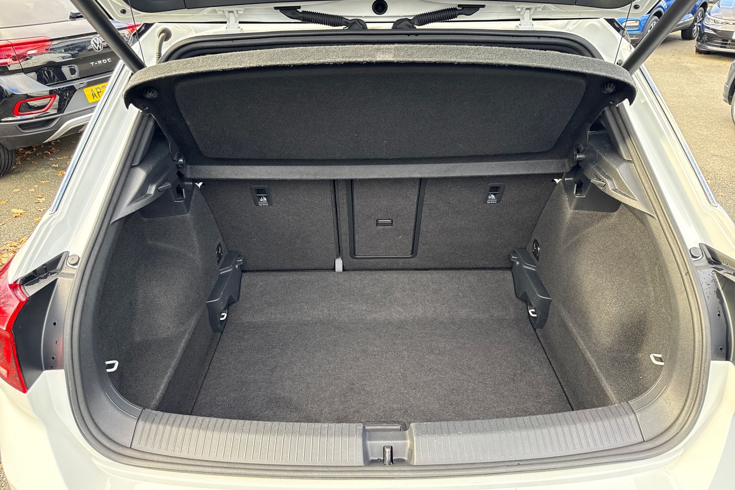 Used Volkswagen T-Roc 2019 for sale - 76902569: Photo 7