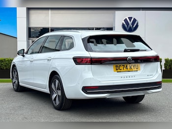 Used Volkswagen Passat 2024 for sale - 75667355: Photo