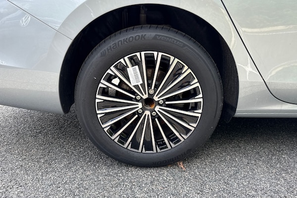 Used Volkswagen Passat 2025 for sale - 75785521: Photo 11